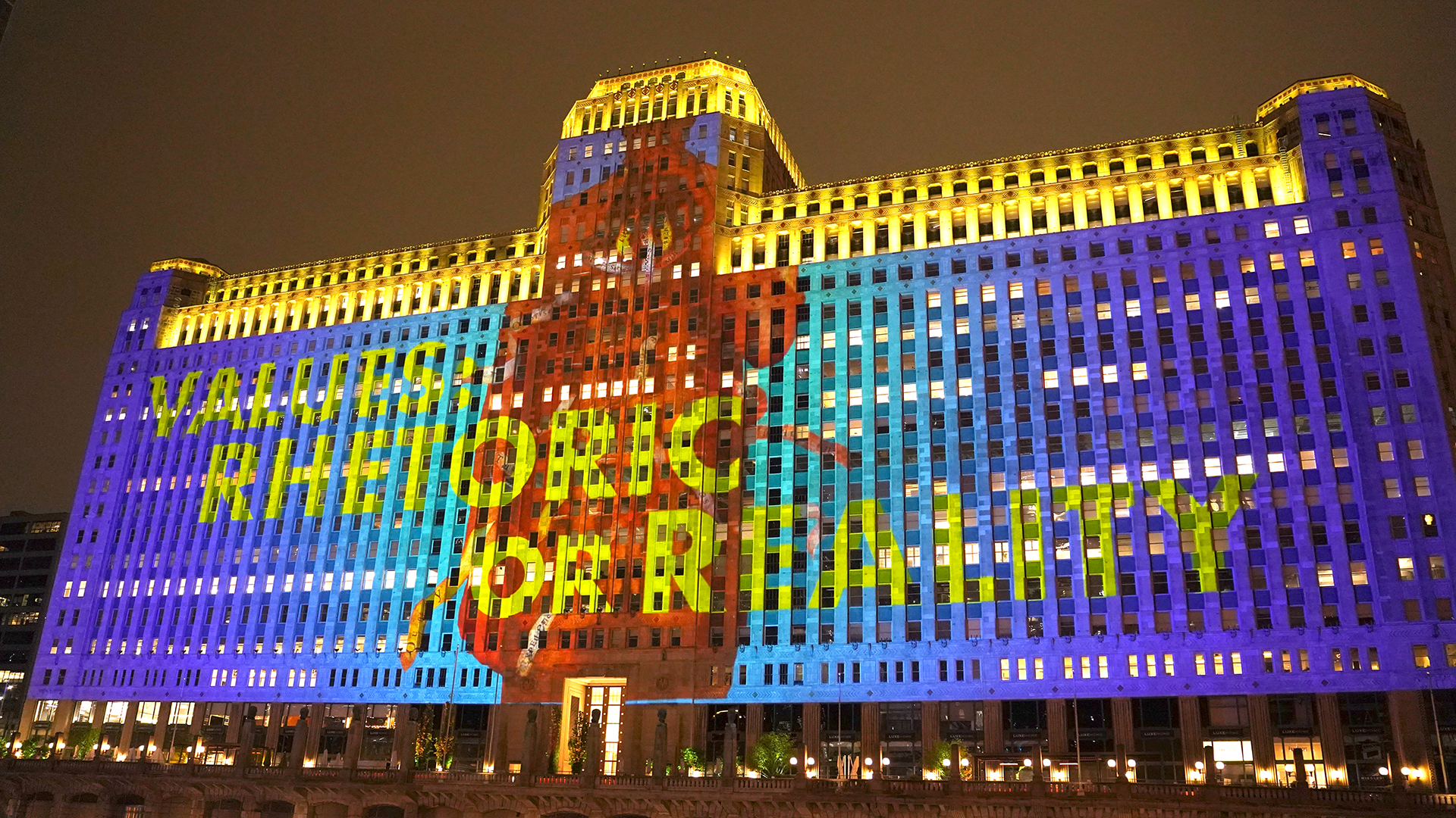 Projection art on chicago art on the mart